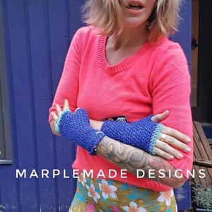 NWT* Handmade Fingerless gloves💜 super soft acrylic yarn, MarpleMade Designs,
